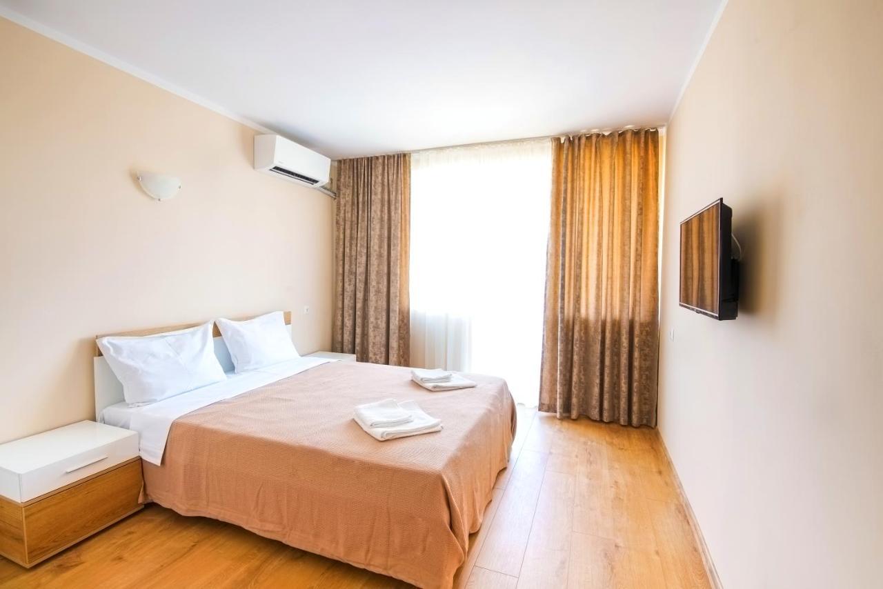 House With Garden Hotell Pomorie Exteriör bild