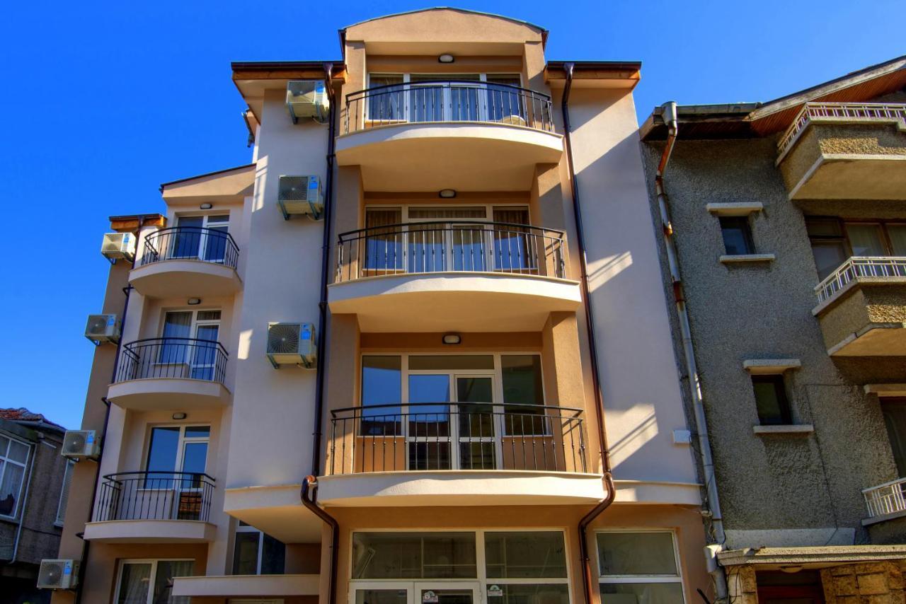 House With Garden Hotell Pomorie Exteriör bild