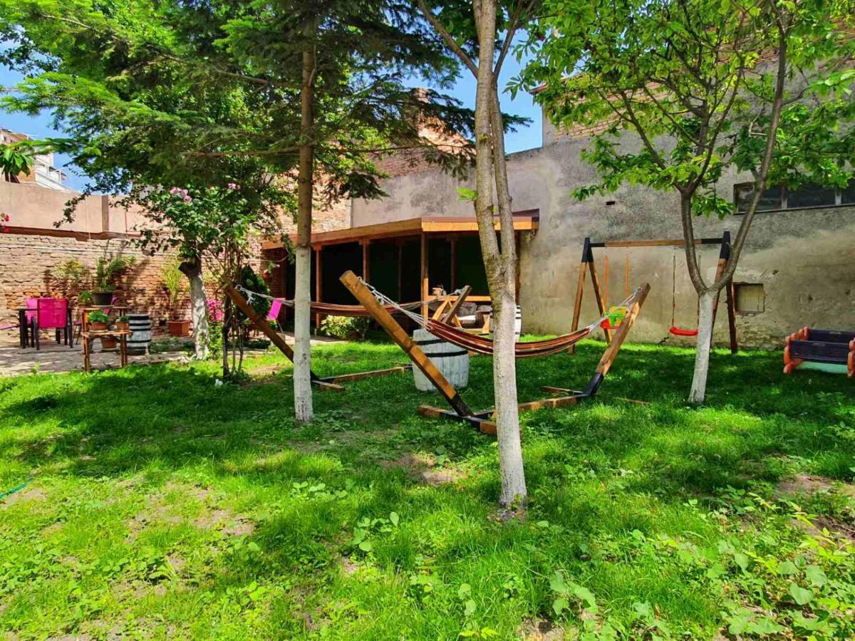 House With Garden Hotell Pomorie Exteriör bild